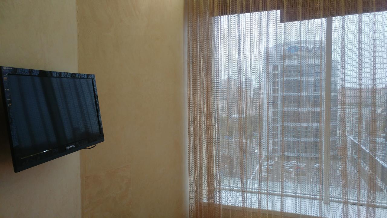 Seven Eleven Apartment Hotel In Most City Dnipro Exterior photo